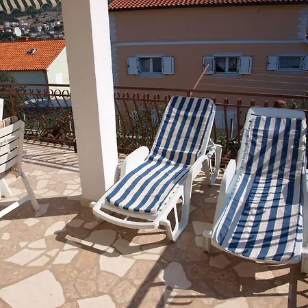 Apartments Mirja - 100M From The Beach & Parking Trogir Exterior photo
